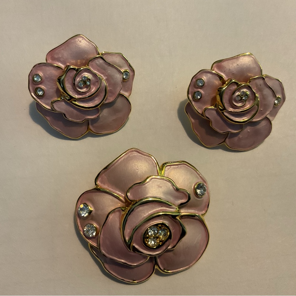 Brooch & Earrings Set of Pink Enamel w/Gold Outline and Crystal. NWOT (#62-001)